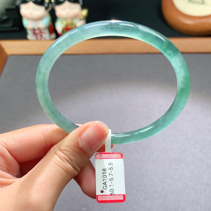 翡翠手镯未镶嵌天然翡翠手镯叮当镯