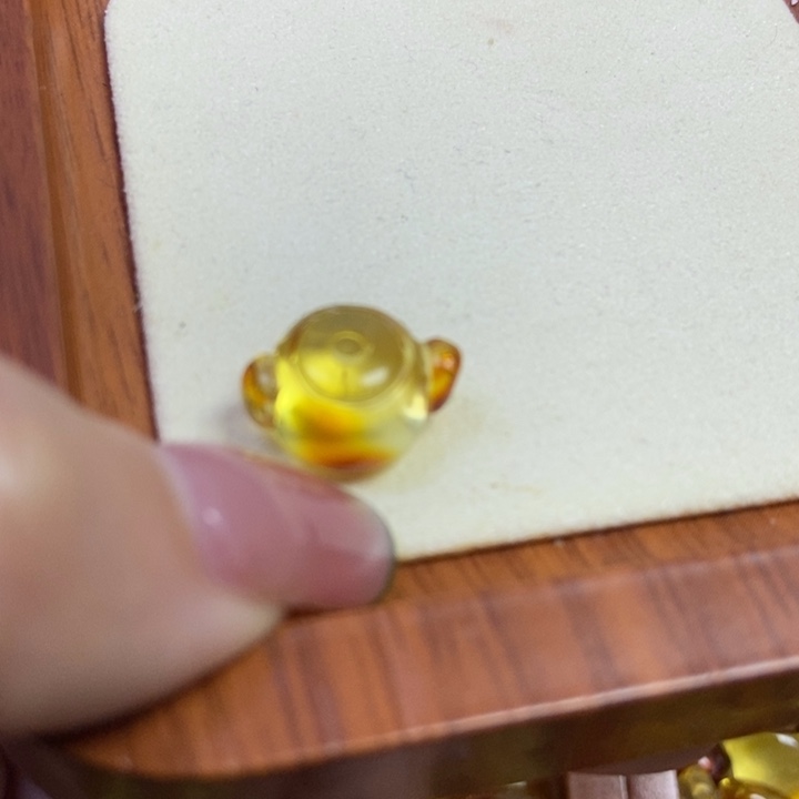 琥珀未镶嵌珠宝奇石把把胡