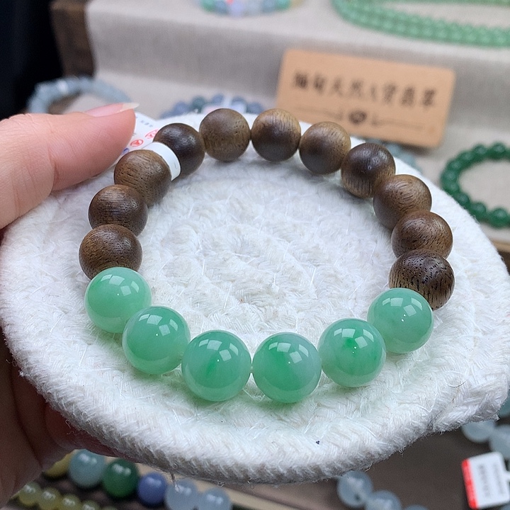 翡翠未镶嵌手链胶润阳绿+老沉香，漏