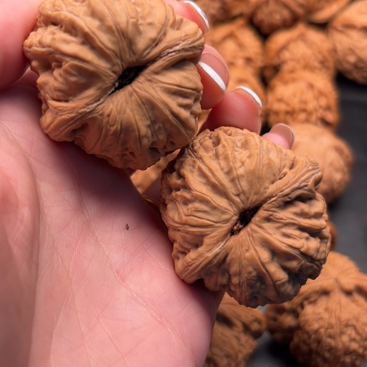 文玩核桃吊坠一**悔1836元宝