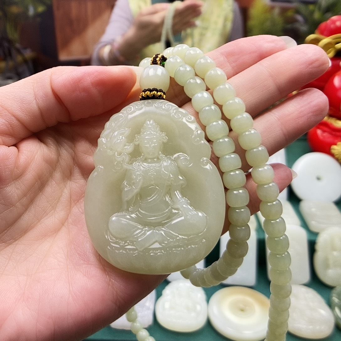 和田玉未镶嵌颈饰001属马佩戴大势至菩萨