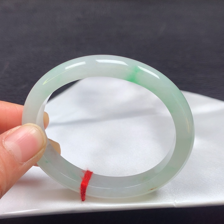 翡翠手镯（贵妃镯）未镶嵌55圈