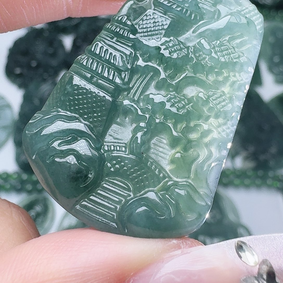 翡翠未镶嵌颈饰天然的A货翡翠多样性发其一 