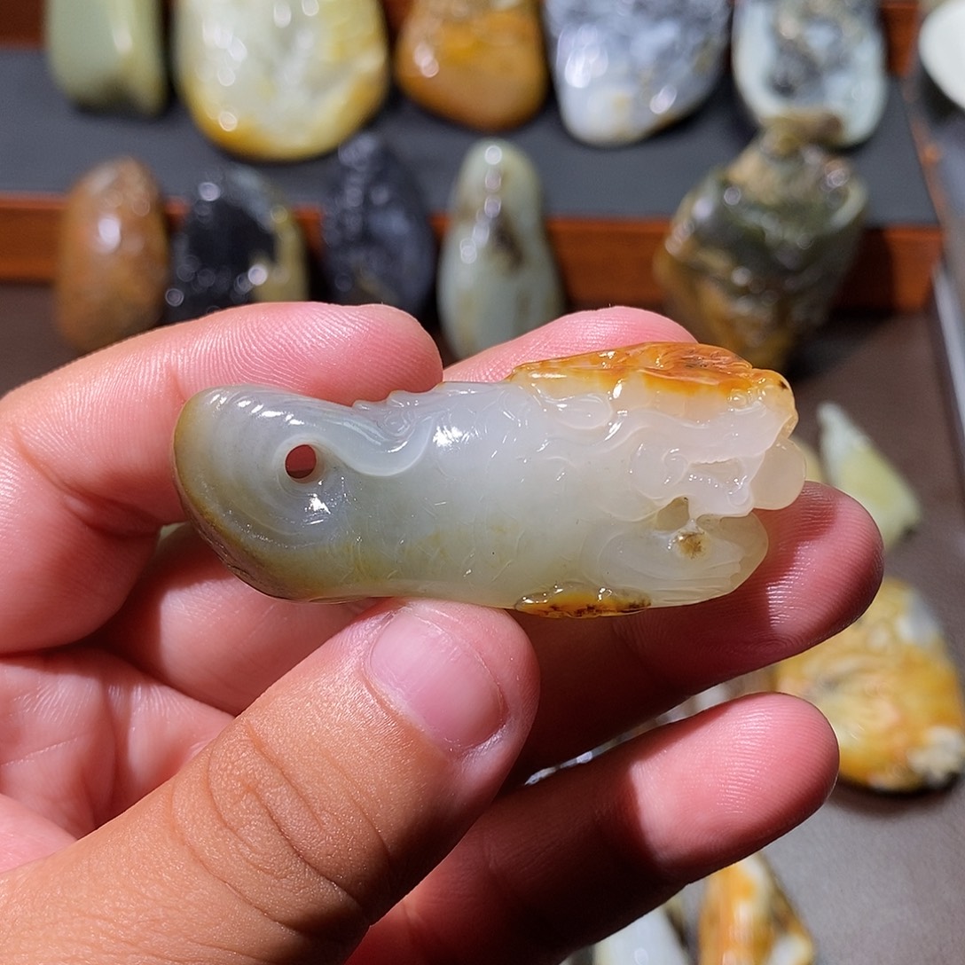 o***2和田玉未镶嵌颈饰