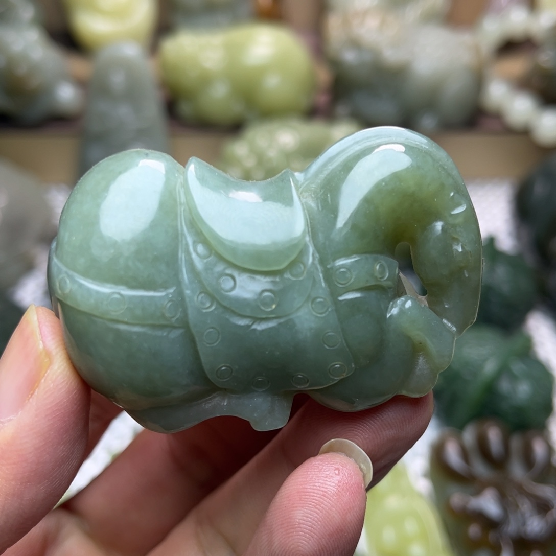 和田玉未镶嵌把件