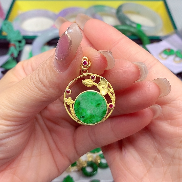 翡翠颈饰银S925镶嵌翡翠