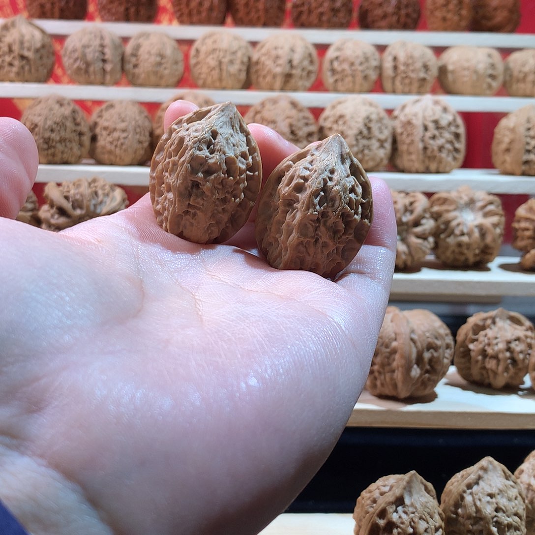 无***物核桃30沈鸡文玩核桃手把件