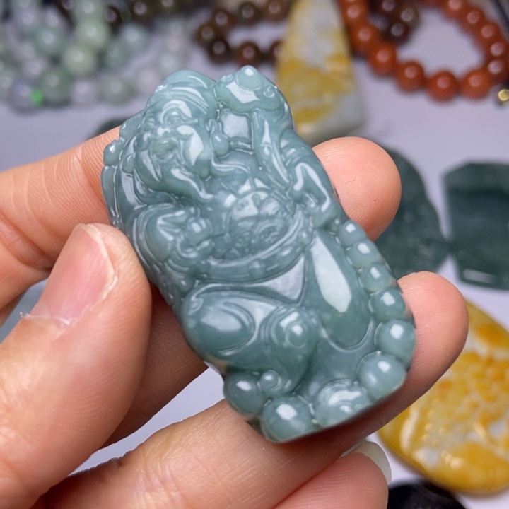 翡翠颈饰未镶嵌翡翠