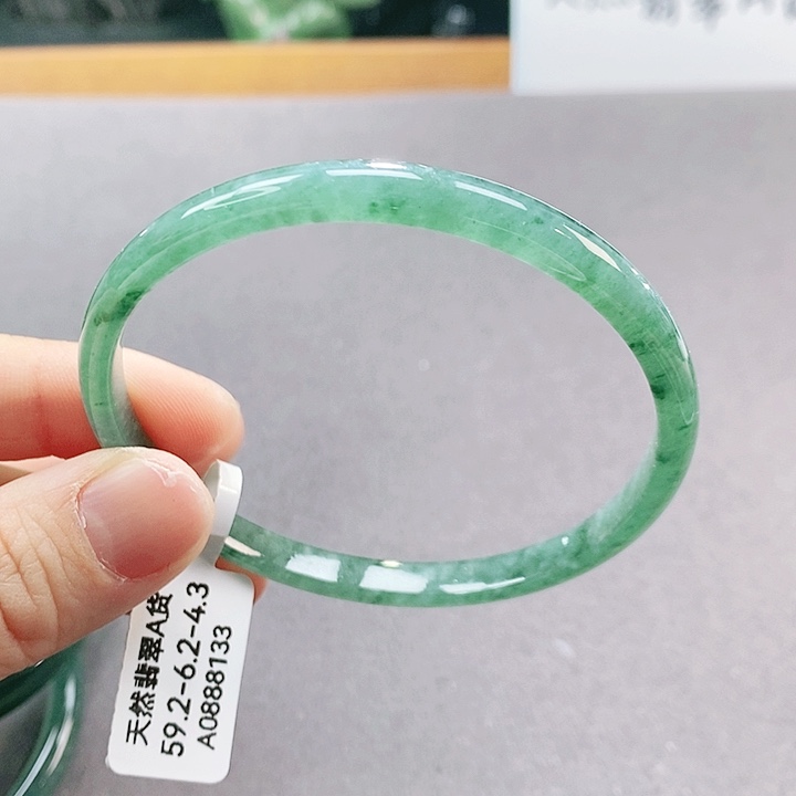 【闪购商品】翡翠手镯（圆镯）未镶嵌
