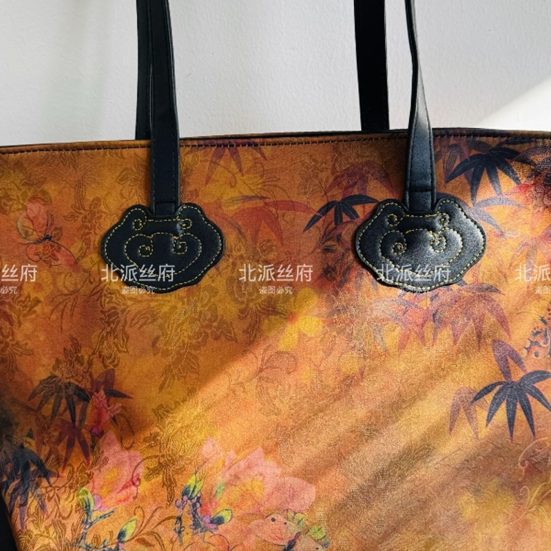 【富贵竹林】33*26花萝新款重磅刺绣单肩手提大包大容量百搭