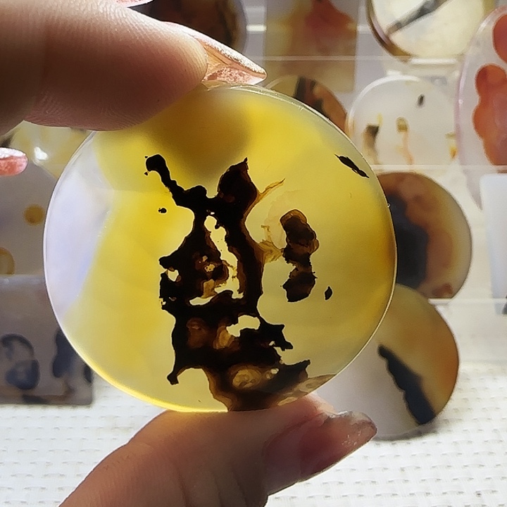 玛瑙/玉髓未镶嵌珠宝奇石