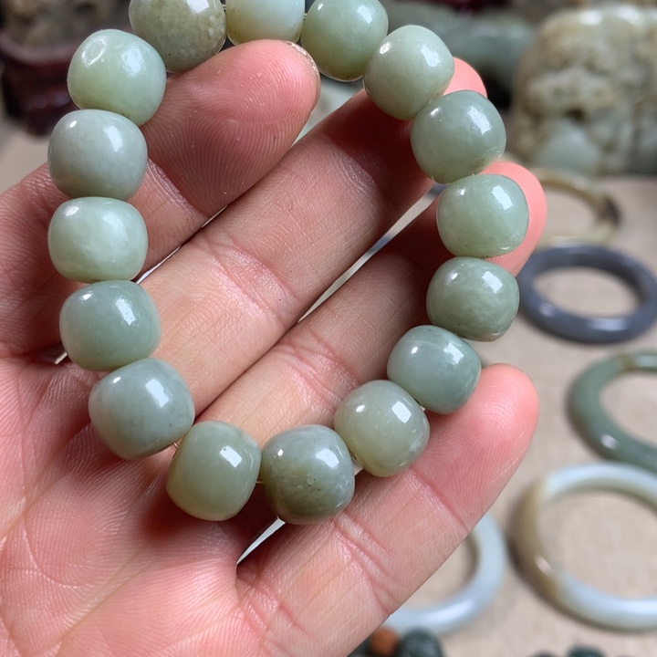 和田玉（糖玉）未镶嵌手镯