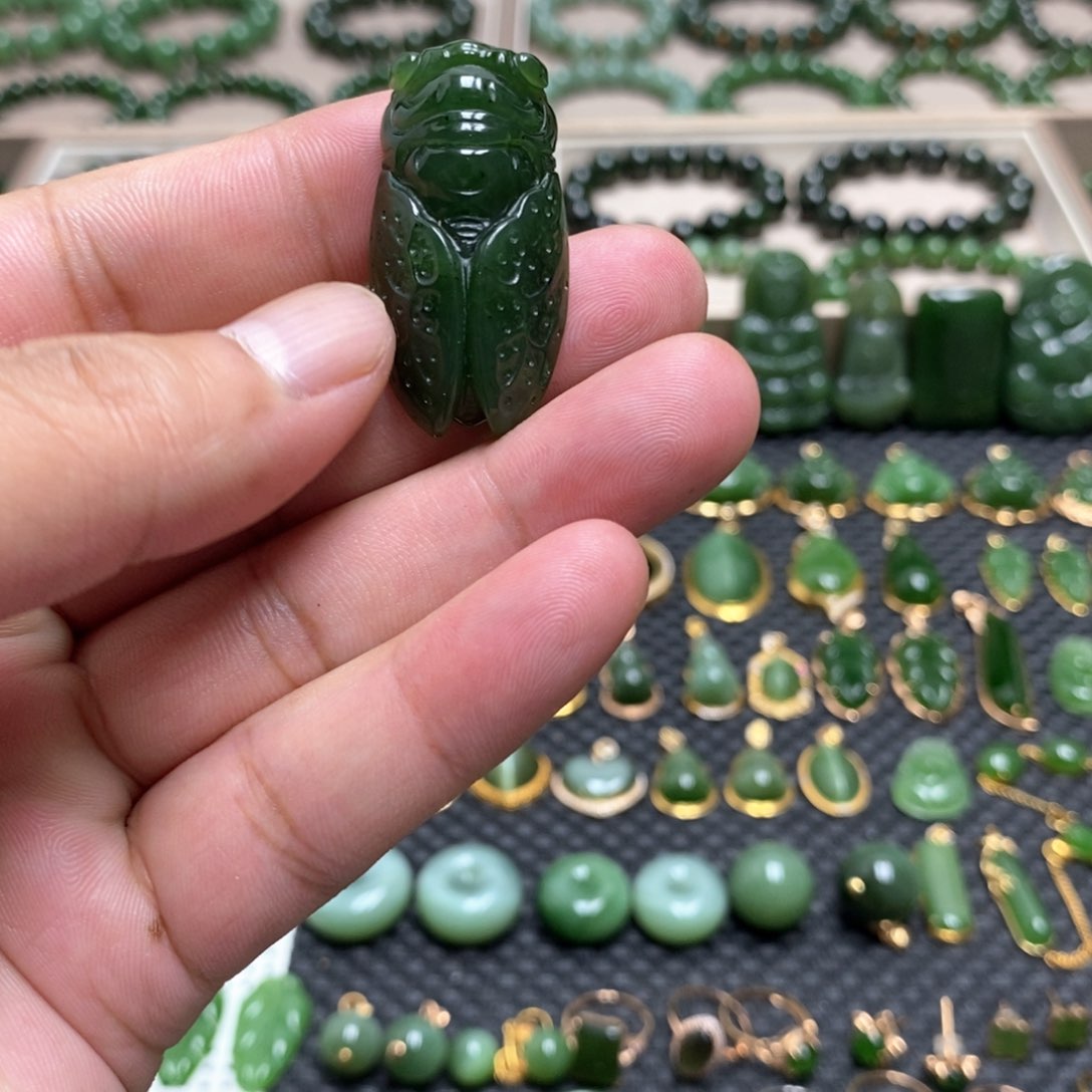 和田玉（碧玉）未镶嵌颈饰