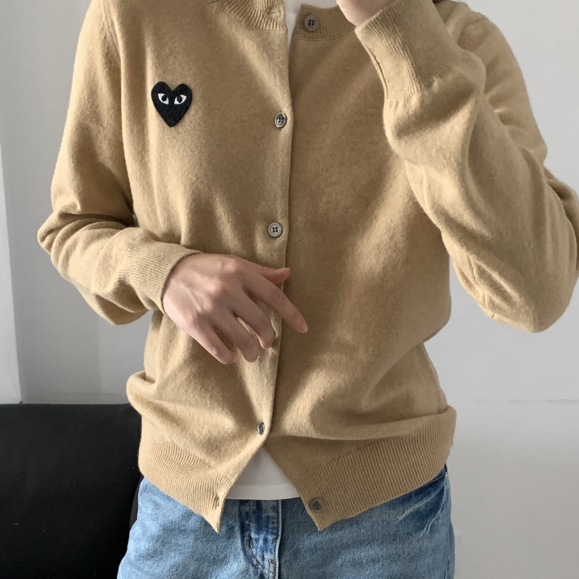 圆领川爱心刺绣羊毛针织开衫