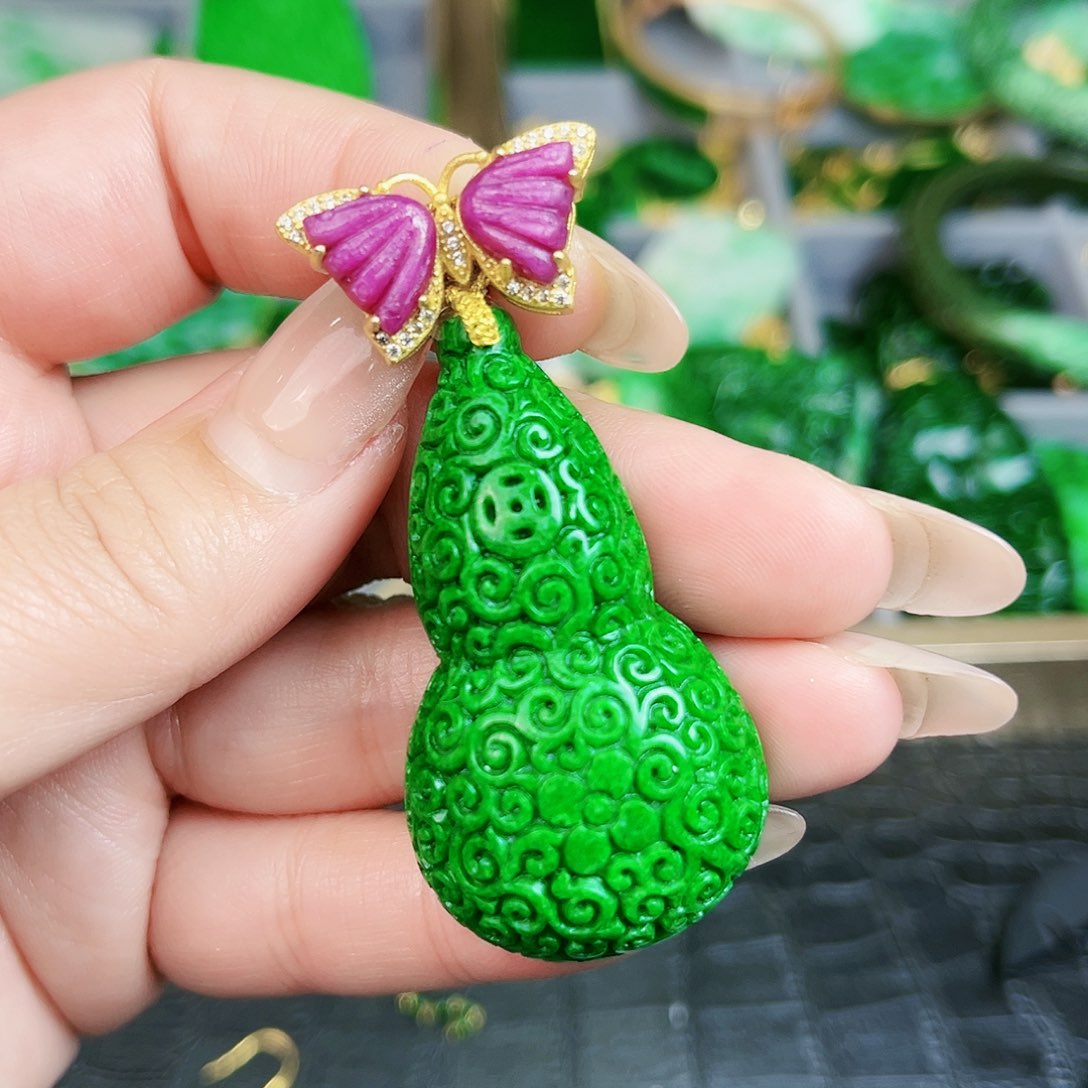 翡翠颈饰银S925镶嵌吊坠