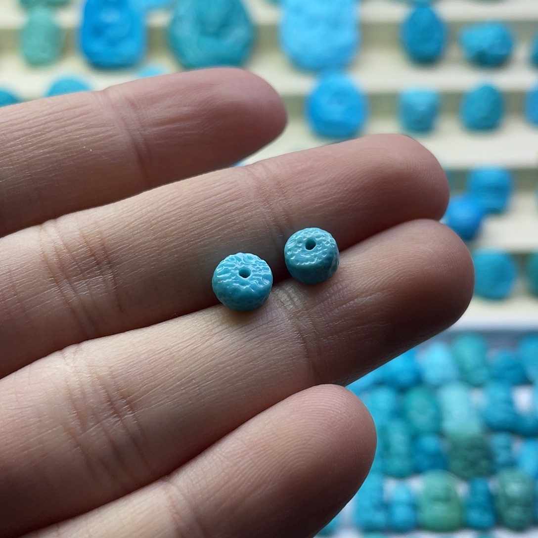 绿松石未镶嵌颈饰