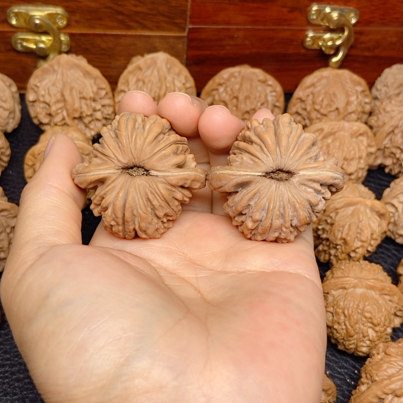 【闪购商品】文玩核桃吊坠用****4四座楼43