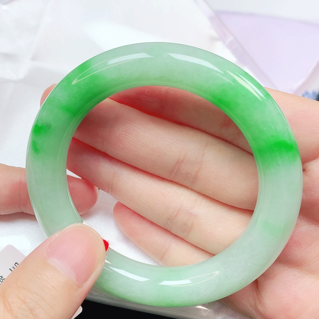 翡翠未镶嵌手镯抖音375