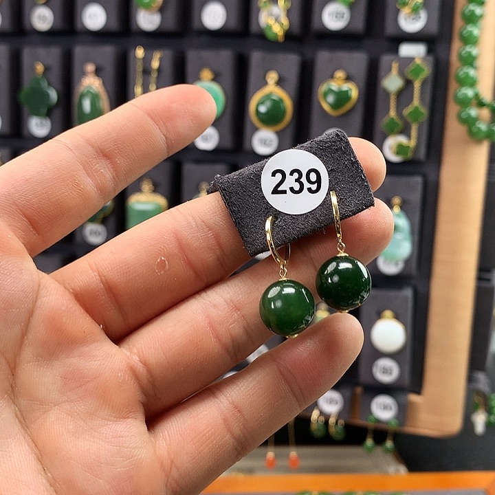 和田玉耳饰18K金镶嵌