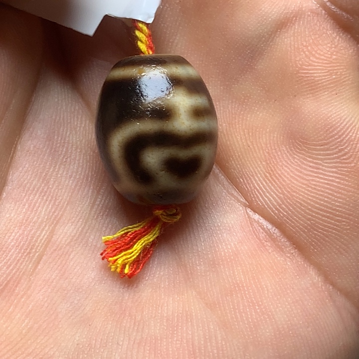 玻璃颈饰非常漂亮的藏地密码