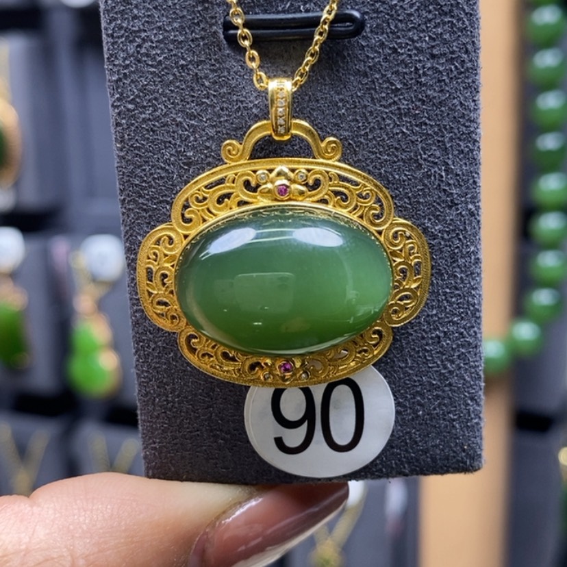 【闪购商品】和田玉颈饰18K金镶嵌20.8x14.8x9.8mm猫眼蛋面