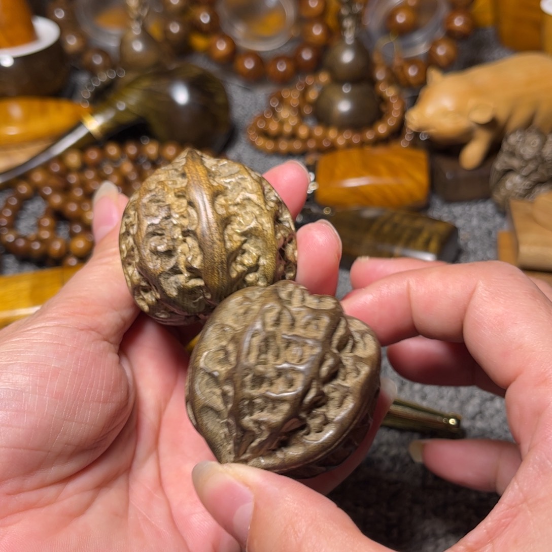 金丝楠阴沉木核桃