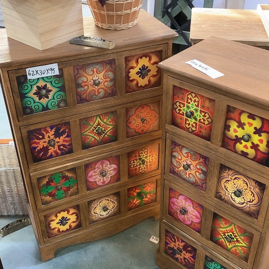 红陶大柜子两个小柜子一个33