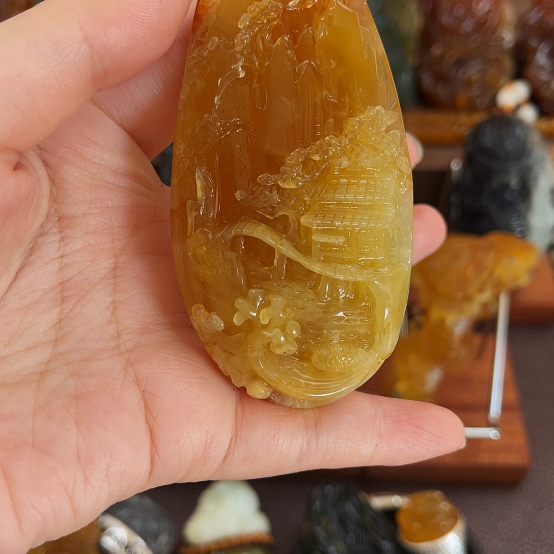 蛇纹石玉颈饰未镶嵌