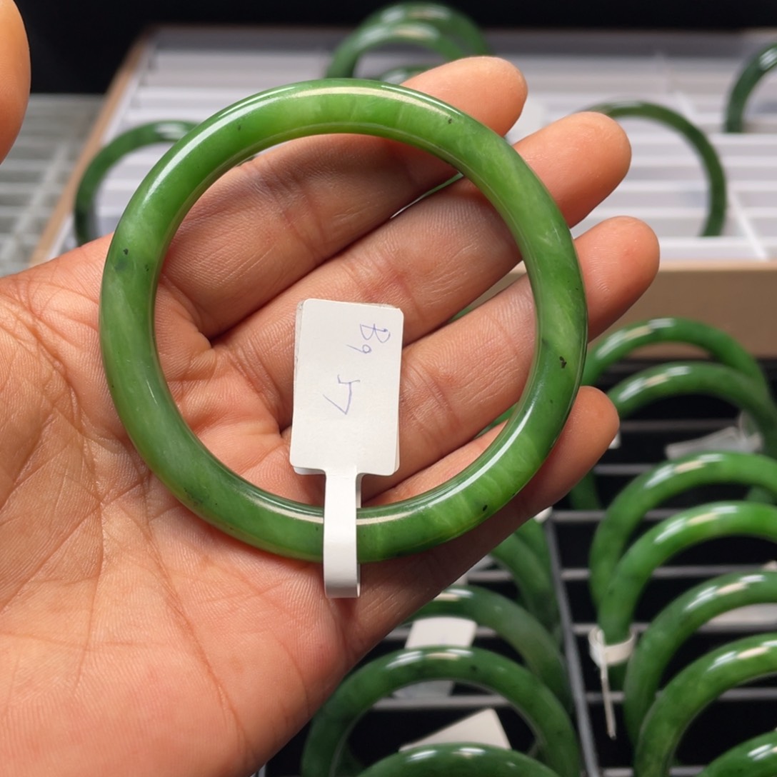 和田玉（碧玉）手镯未镶嵌