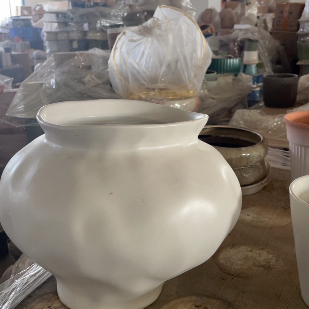 【闪购商品】红陶如图白色异形