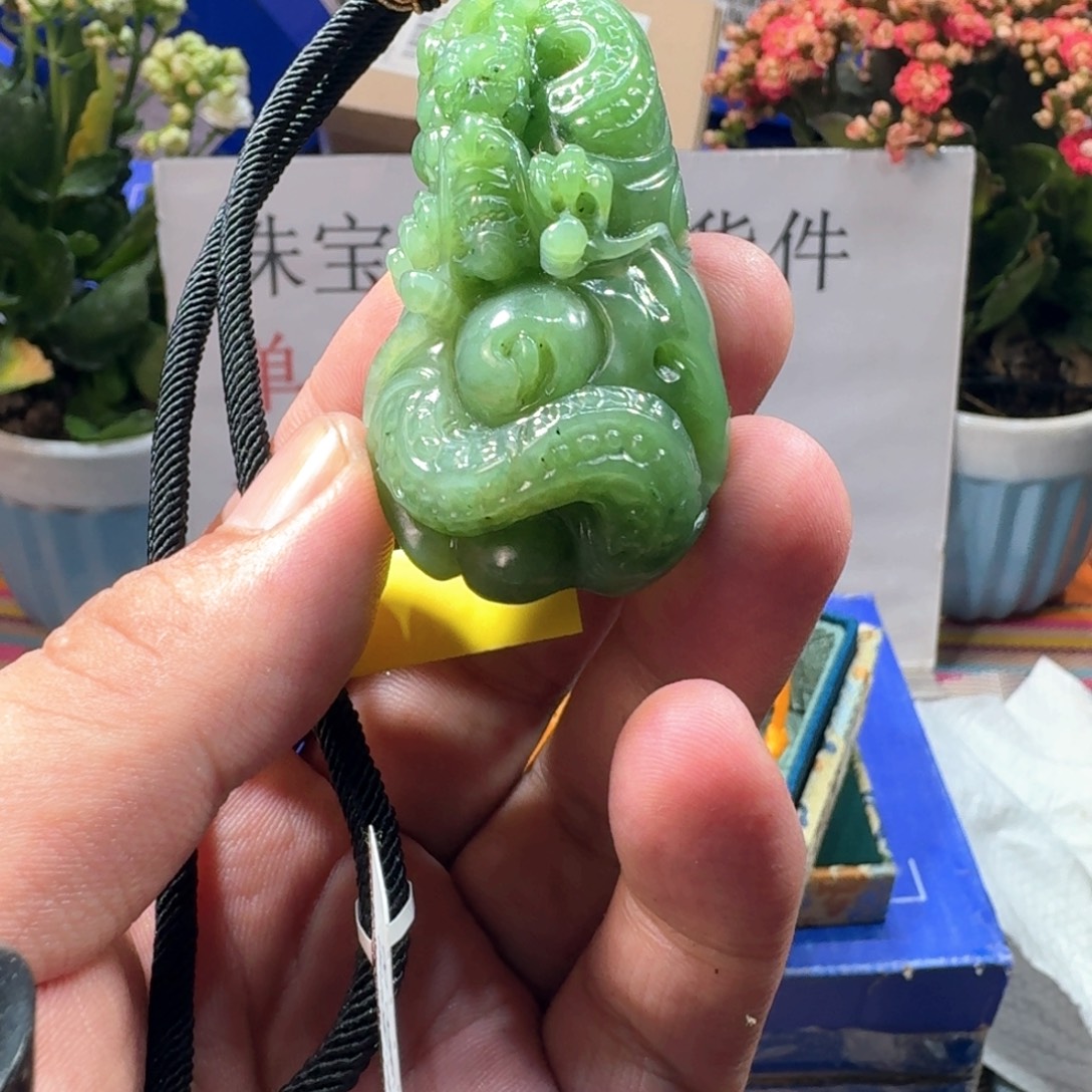 和田玉（糖玉）未镶嵌颈饰