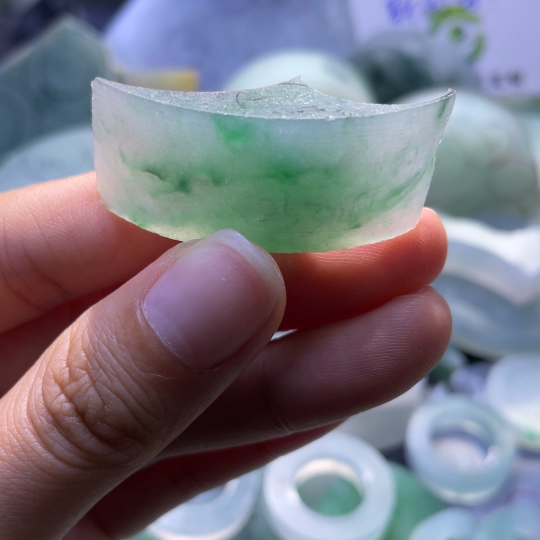 定制翡翠未镶嵌翡翠