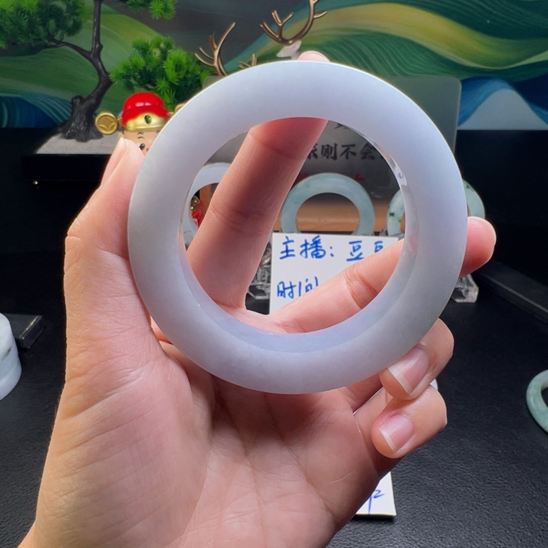 长***央定制翡翠未镶嵌手镯