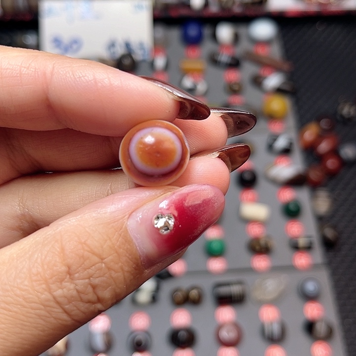 未镶嵌玛瑙/玉髓珠宝半成品?*旭