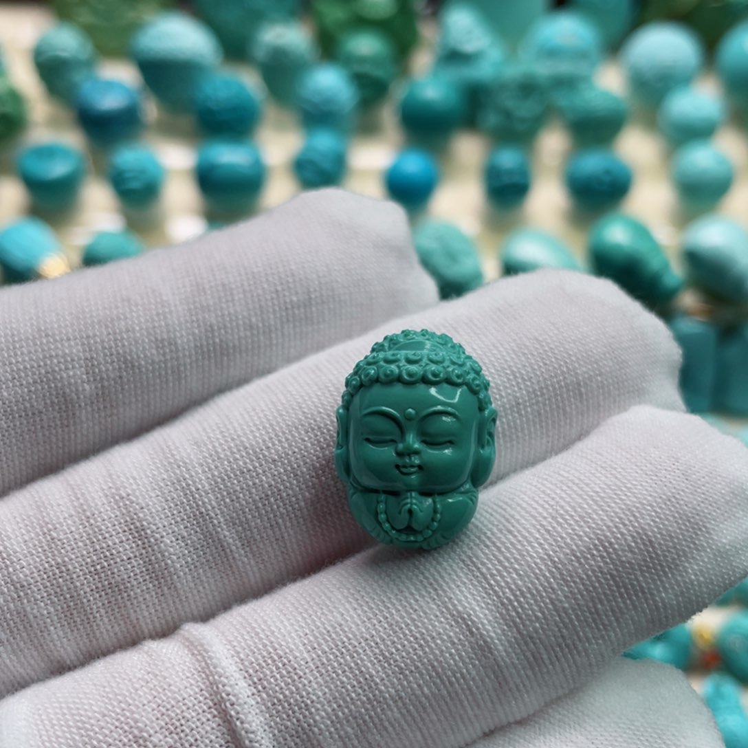 绿松石颈饰未镶嵌