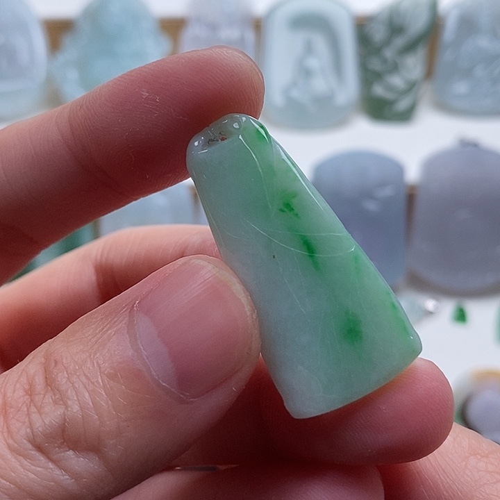 翡翠未镶嵌颈饰翡翠