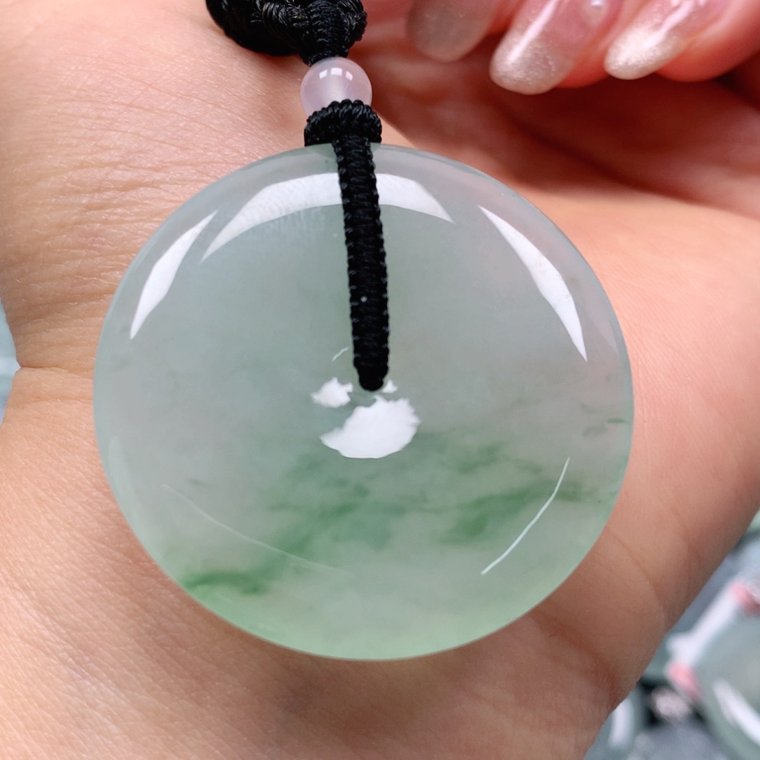 翡翠颈饰未镶嵌天然翡翠