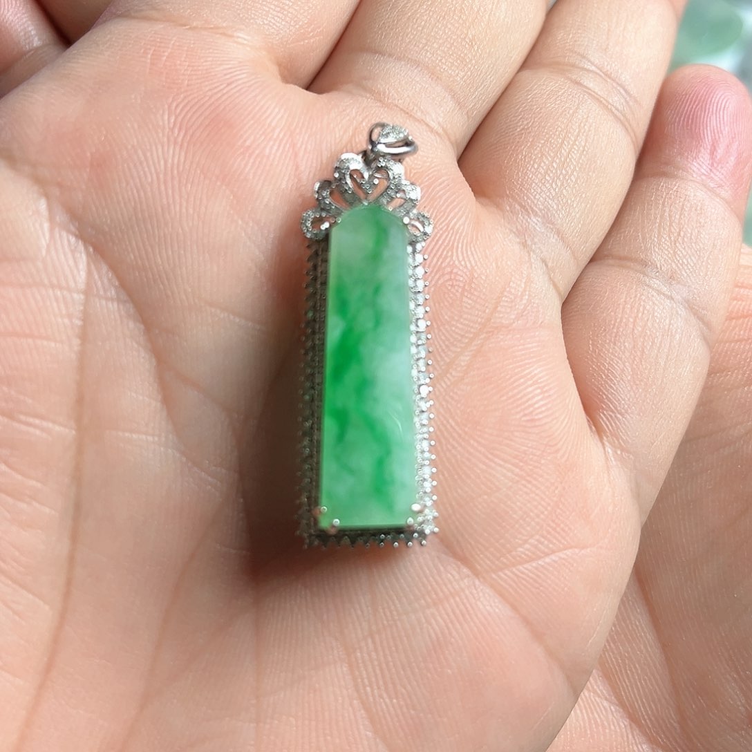 【闪购商品】翡翠颈饰18K金镶嵌天然