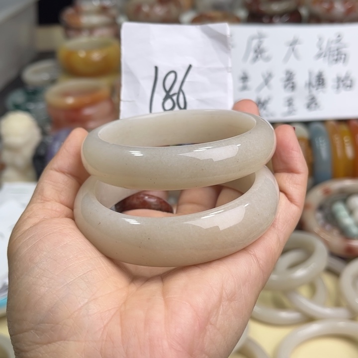 石英质玉微瑕59发2条未镶嵌