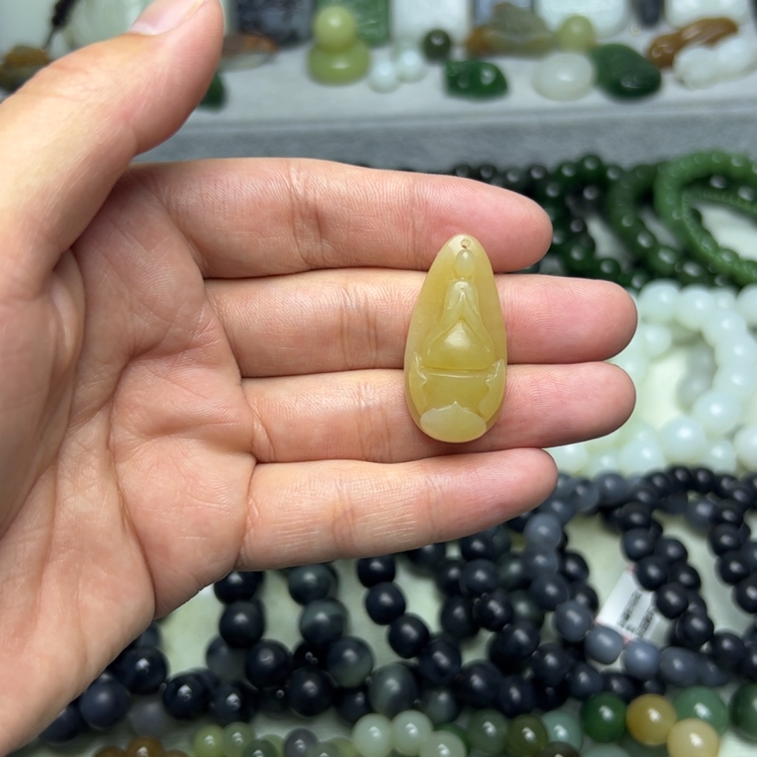 和田玉（糖玉）未镶嵌颈饰