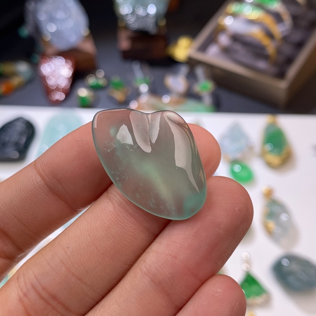 定制翡翠未镶嵌设计随形悟道题材