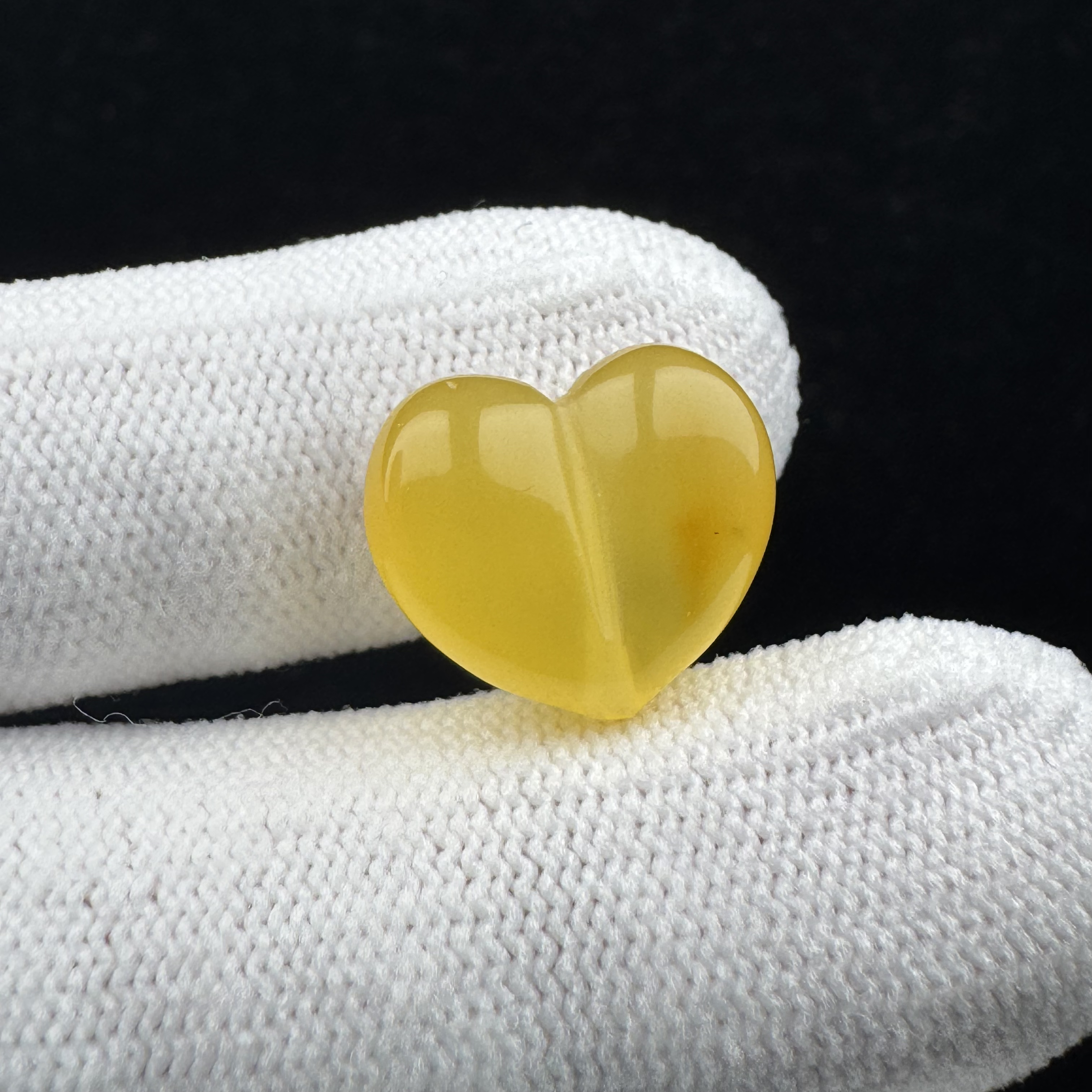 M4801 天然蜜蜡 爱心17*14.5mm 原矿保真