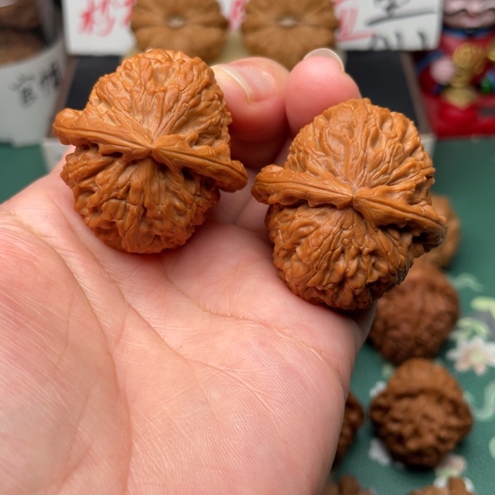 【闪购商品】文玩核桃吊坠38三角白