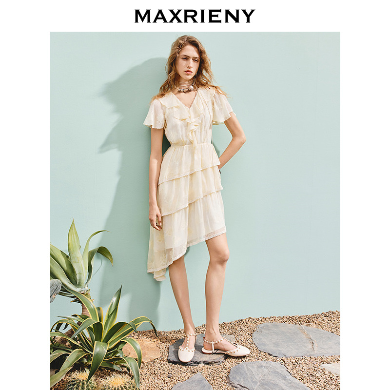 MAXRIENY优雅度假风连衣裙奶油色长裙收腰不对称裙摆仙美茶歇裙夏