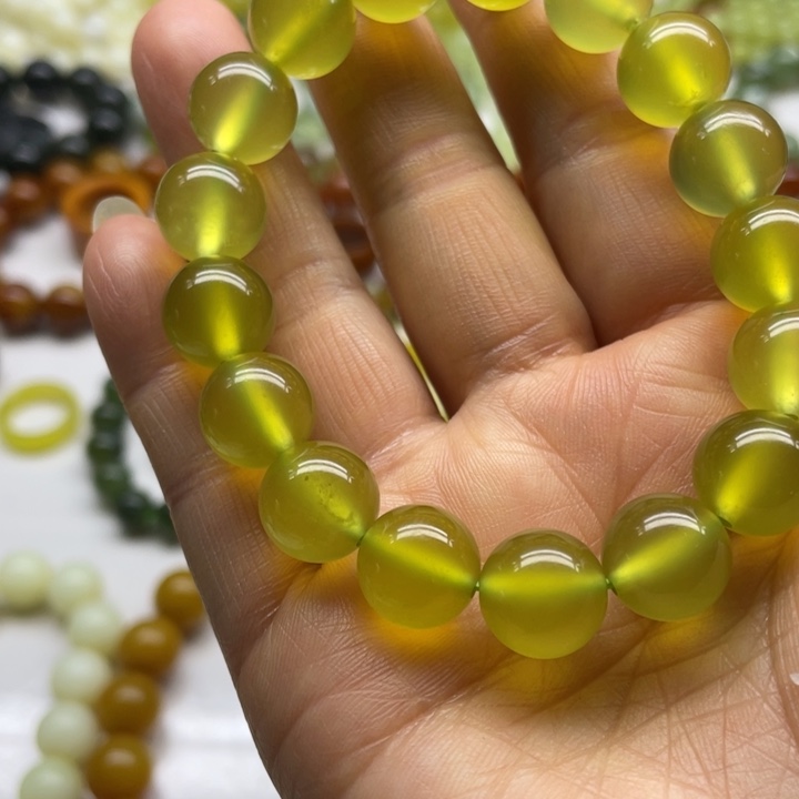 蛇纹石玉手串未镶嵌