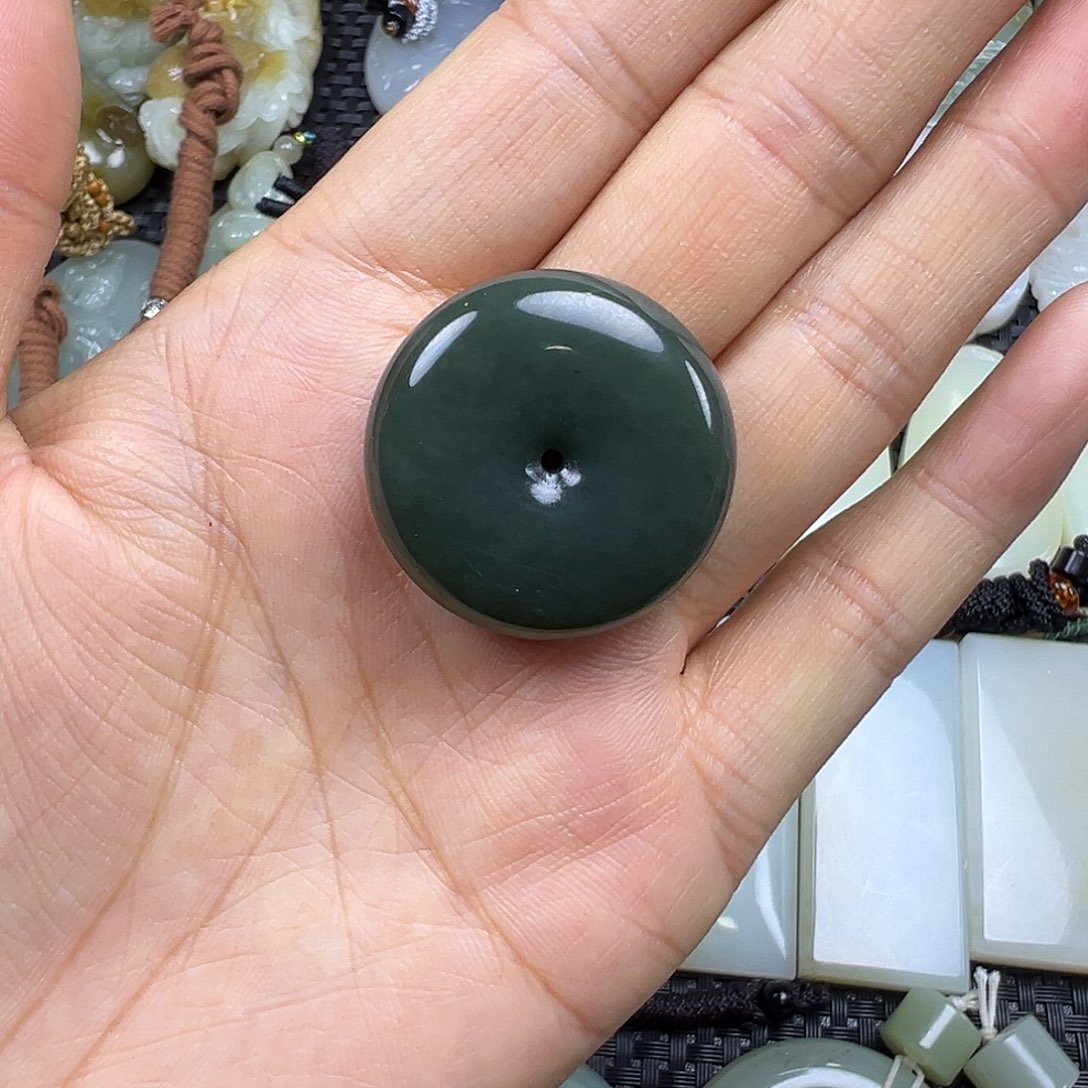 和田玉未镶嵌颈饰卡29.9