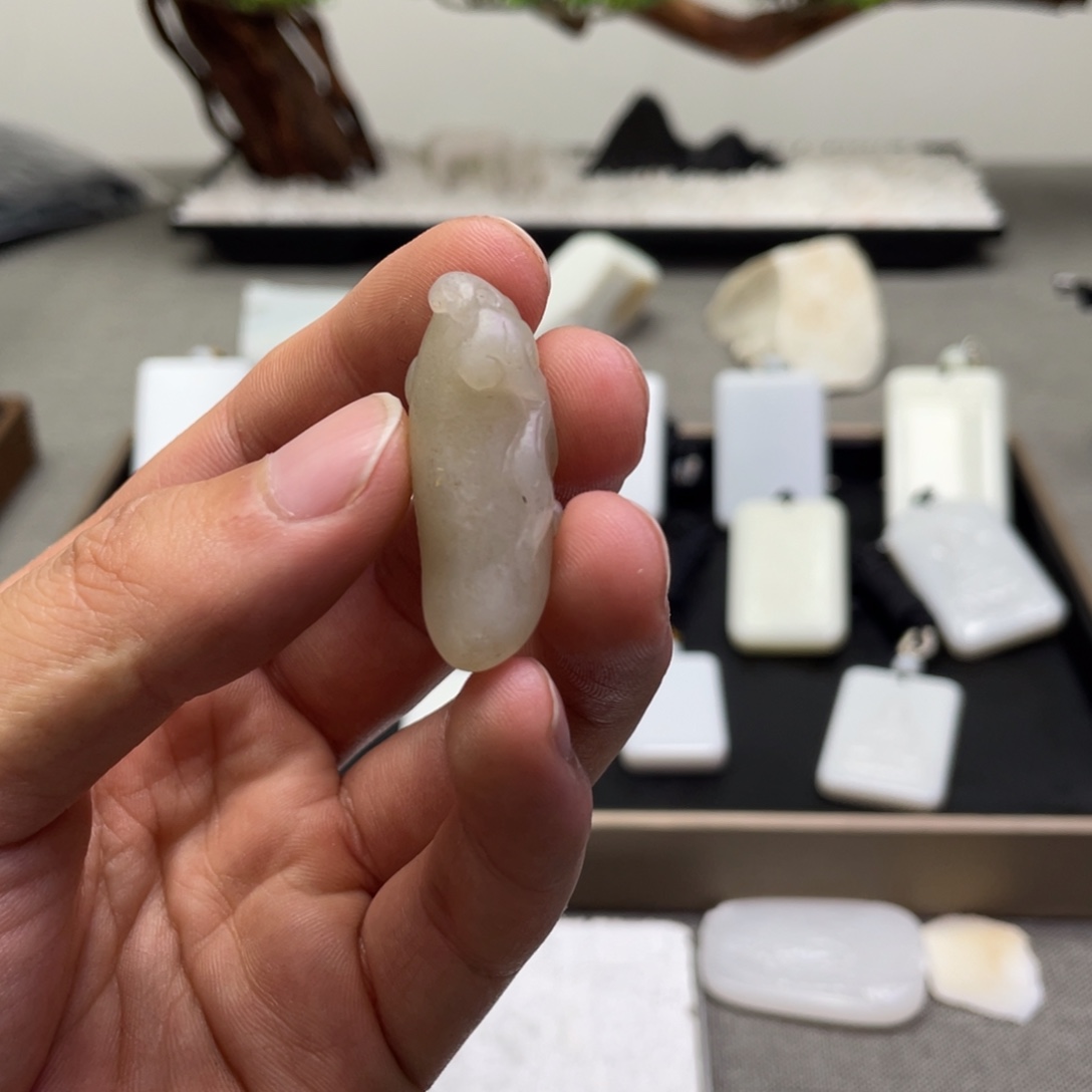 和田玉未镶嵌颈饰