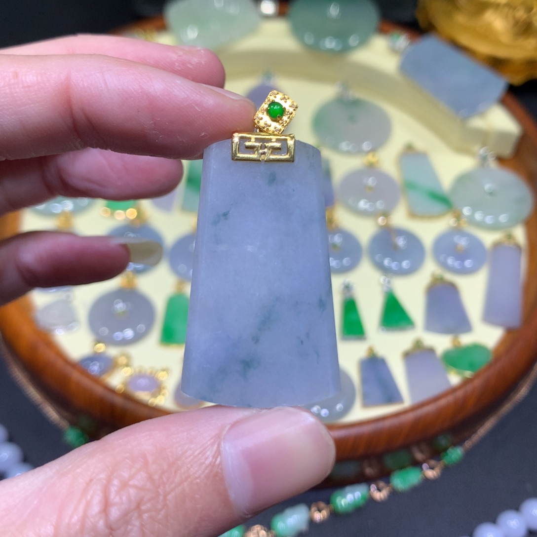 翡翠吊坠(不含链)18K金镶嵌