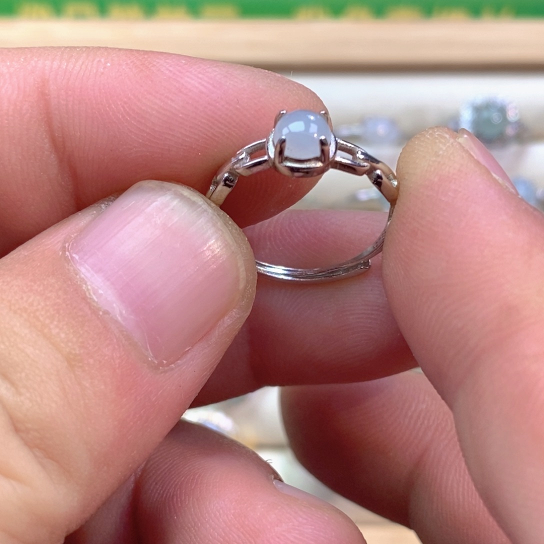 翡翠未镶嵌戒指翡翠