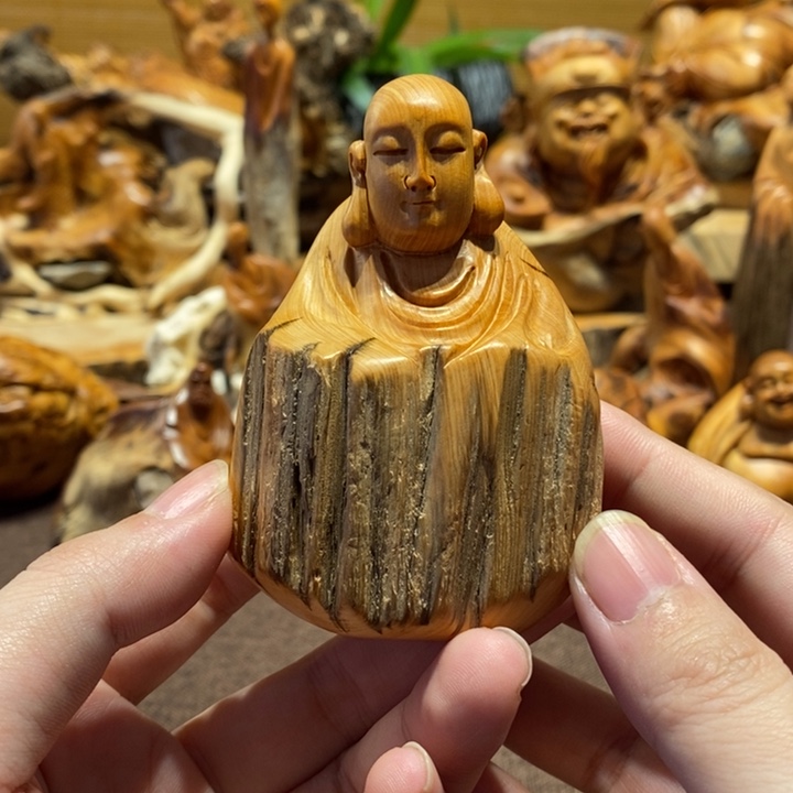 柏木（崖柏）原皮地藏王